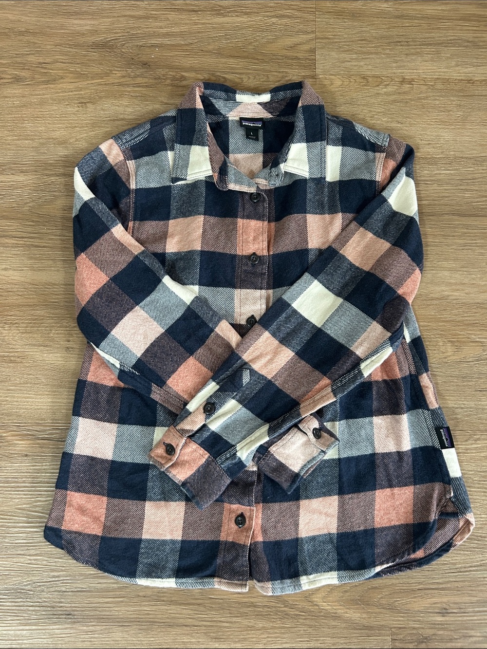 Patagonia Girls’ Fjord flannel shirt Large / 12 pink blue